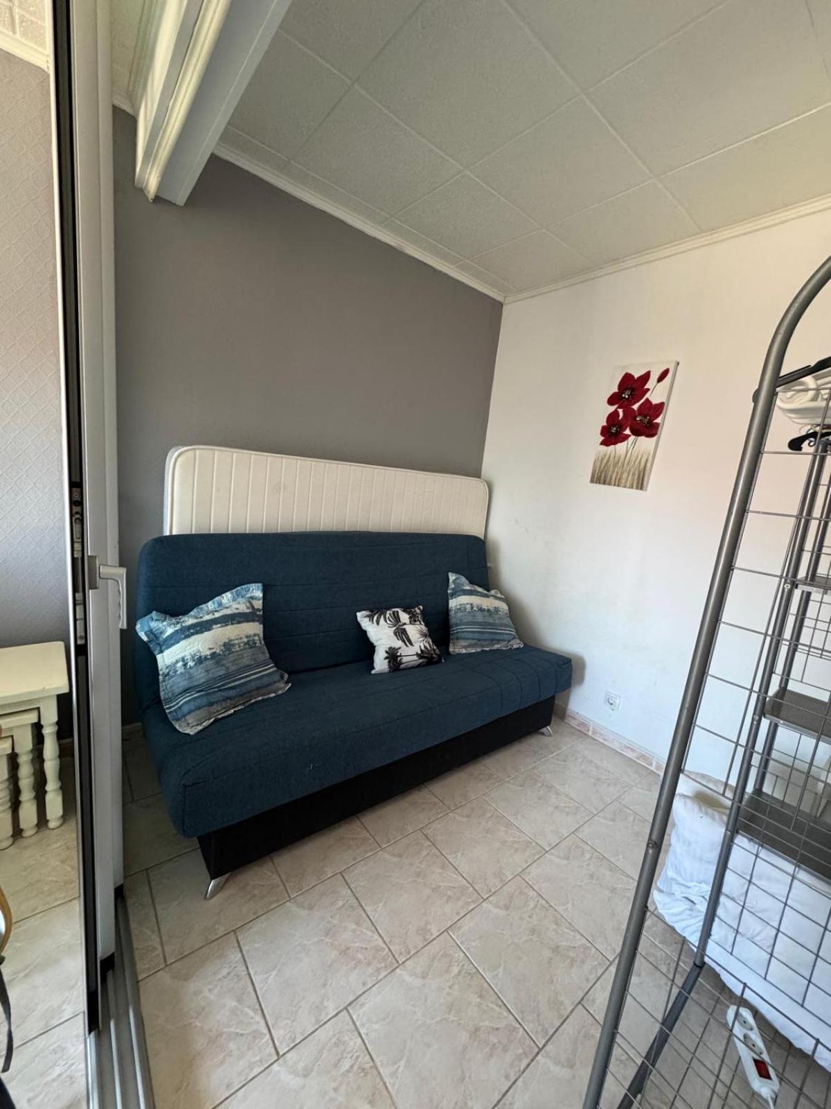 Appartement Premiere Ligne De Mer Avec Piscine Roses Eksteriør bilde
